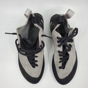 BLACK DIAMOND ROCK CLIMBING SHOES